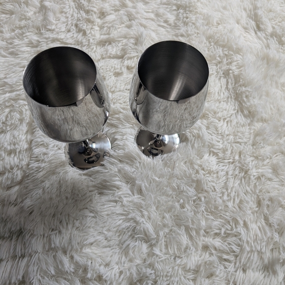 Elegant Silver Wine Glass Set - Picture 5 of 7